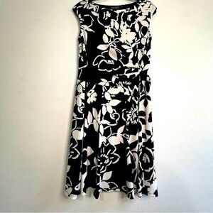 Ralph Lauren black & white patterned capped sleeve dress, Sz 8. Preowned. EUC.